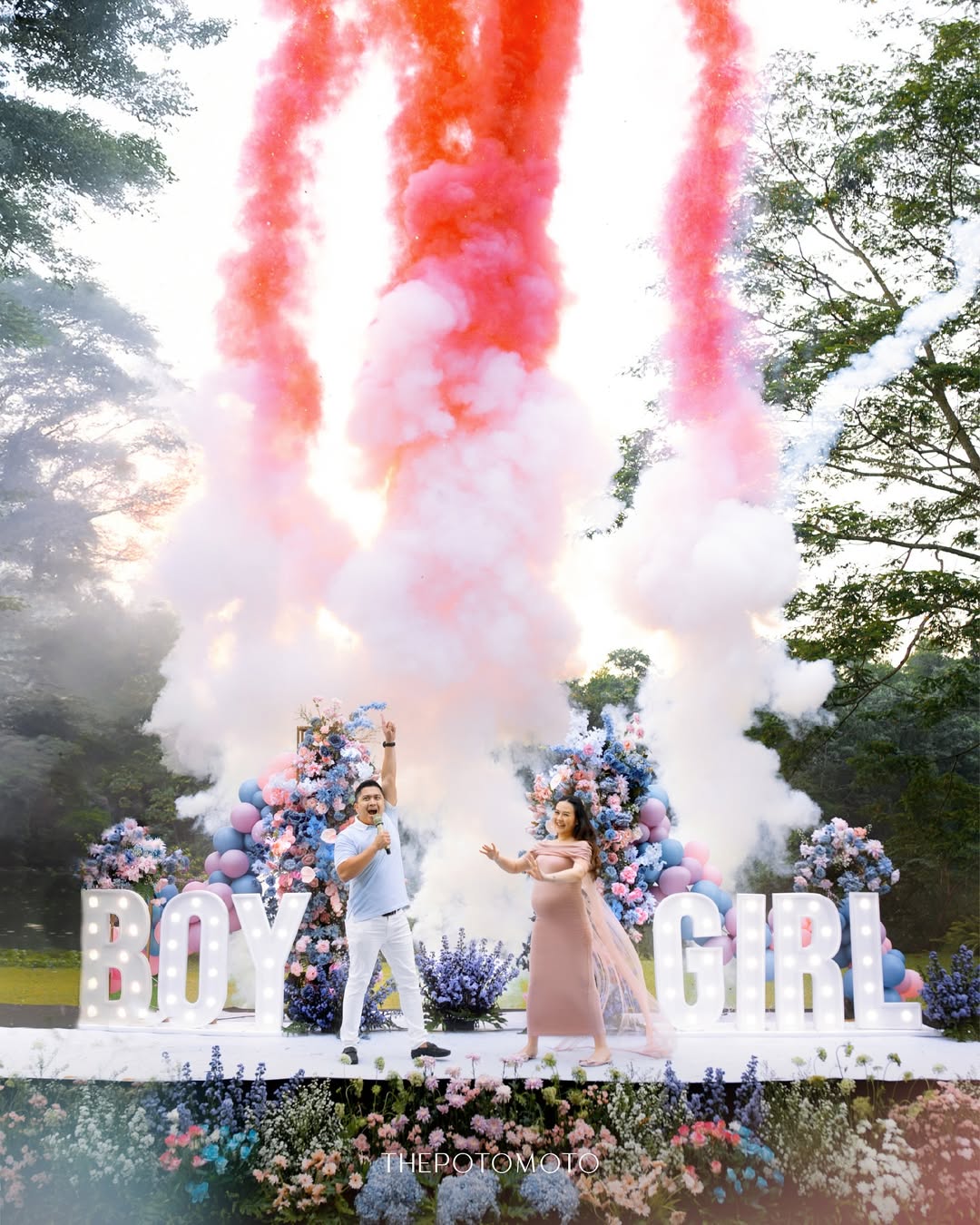 Sarah Gibson & Diska's Baby Gender Reveal at Felfest UI