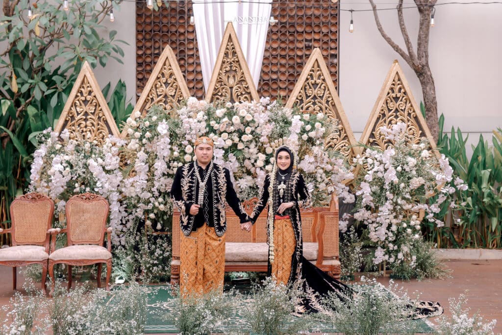 The Wedding of Mey & Arief at Aleesha Venue - Wedding by Emaara
