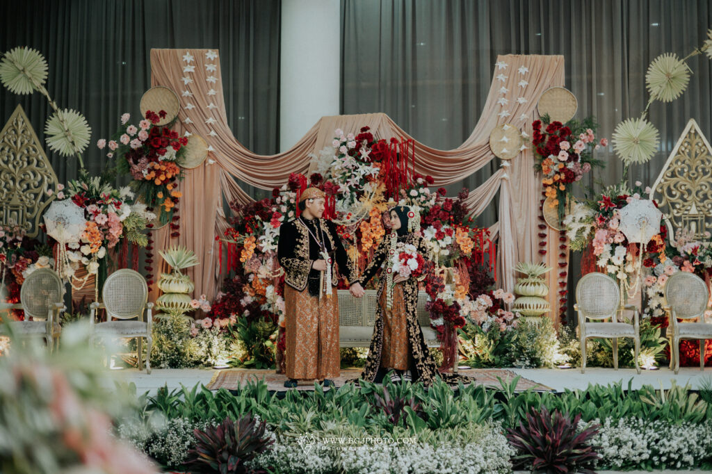 The Wedding of Naufal & Nibroosa at Felfest UI - Wedding by Emaara