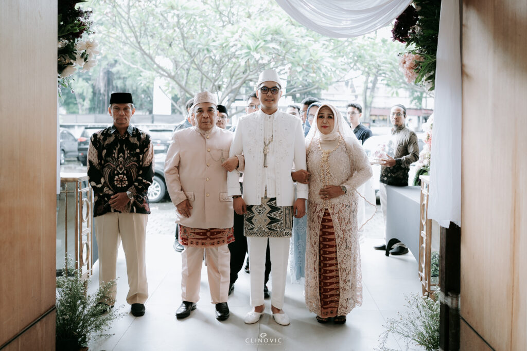 The Wedding of Fira & Fariz at Aleesha Venue - Wedding by Emaara