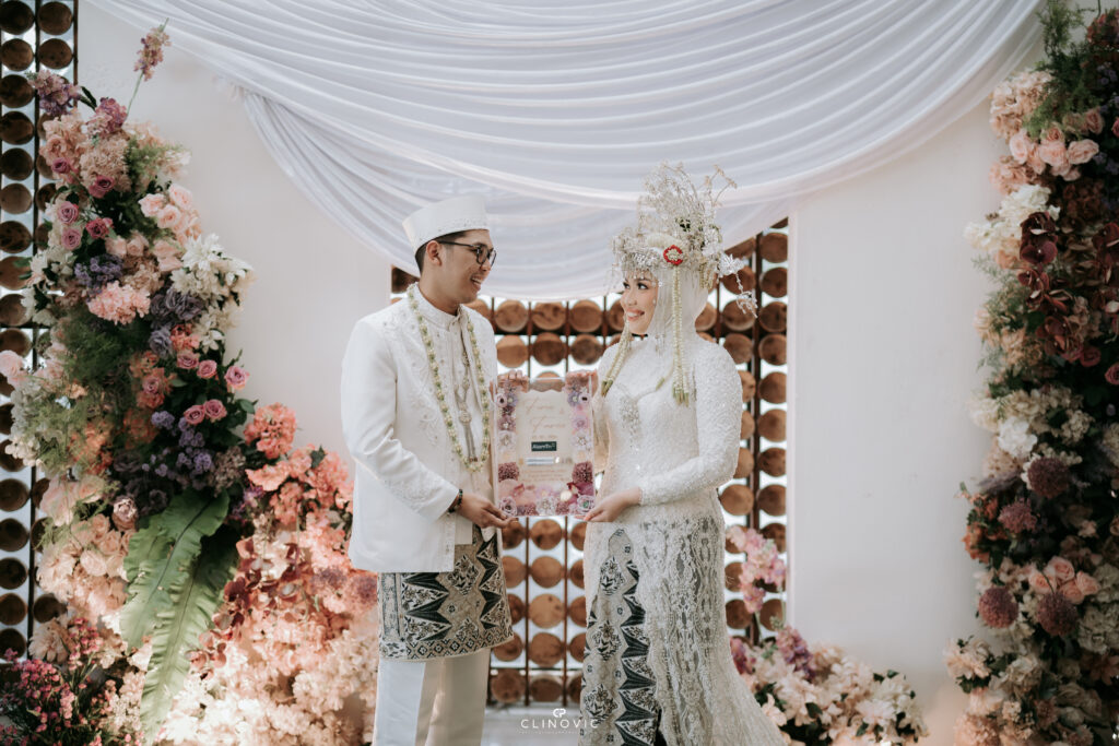 The Wedding of Fira & Fariz at Aleesha Venue - Wedding by Emaara
