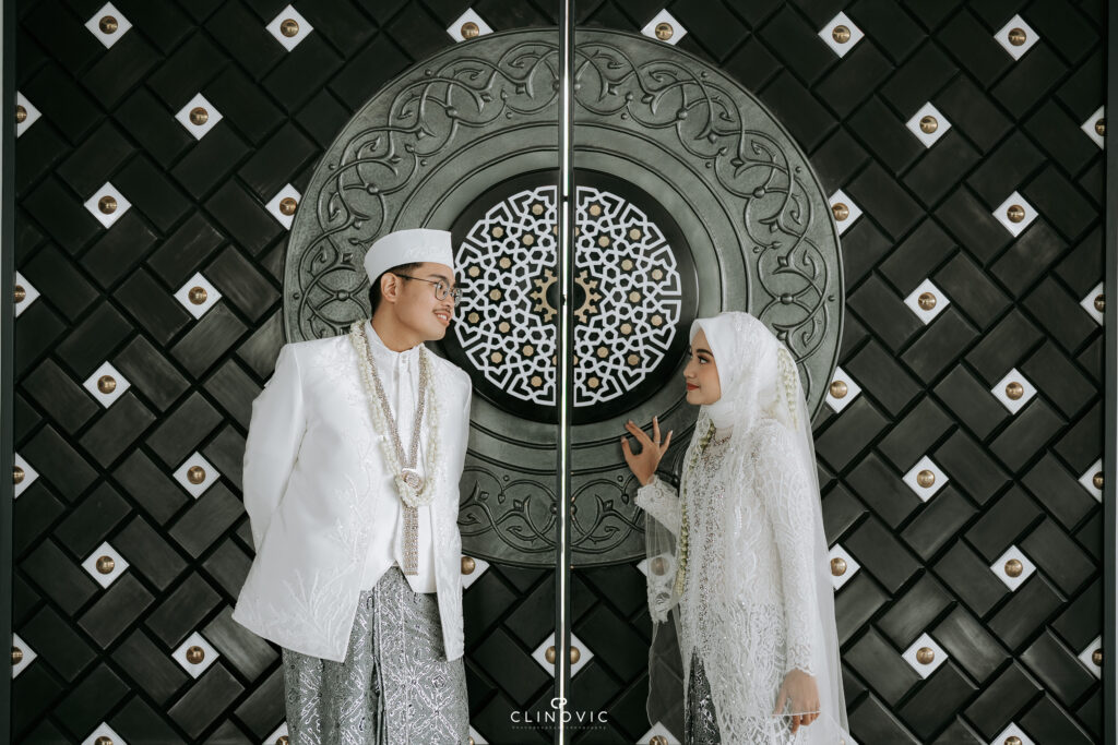 The Wedding of Inong & Ariq at Masjid An Nur, Jakarta - Wedding by Emaara