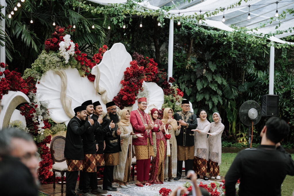 The Wedding of Inong & Ariq at Taman Kajoe, Jakarta - Wedding by Emaara